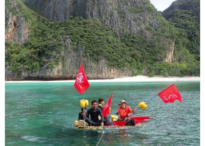 2018–12-20 玛雅湾插红旗禁止游客进入